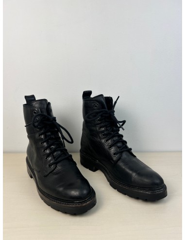 Boots Leather By Frye In Black, Size: 7 rembourrage situé sous