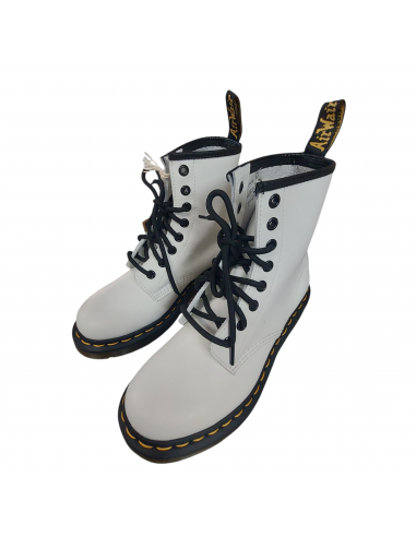 Boots Ankle Flats By Dr Martens In Black & White, Size: 5 les ligaments